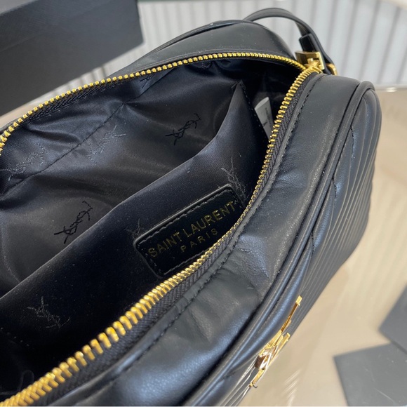 ✨ YSL Black Lou Camera Bag - Picture 5 of 9